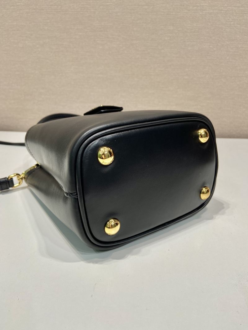 Pra*a bucket bags